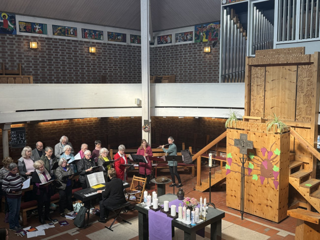 der Kirchenchor begleitet den Familiengottesdienst